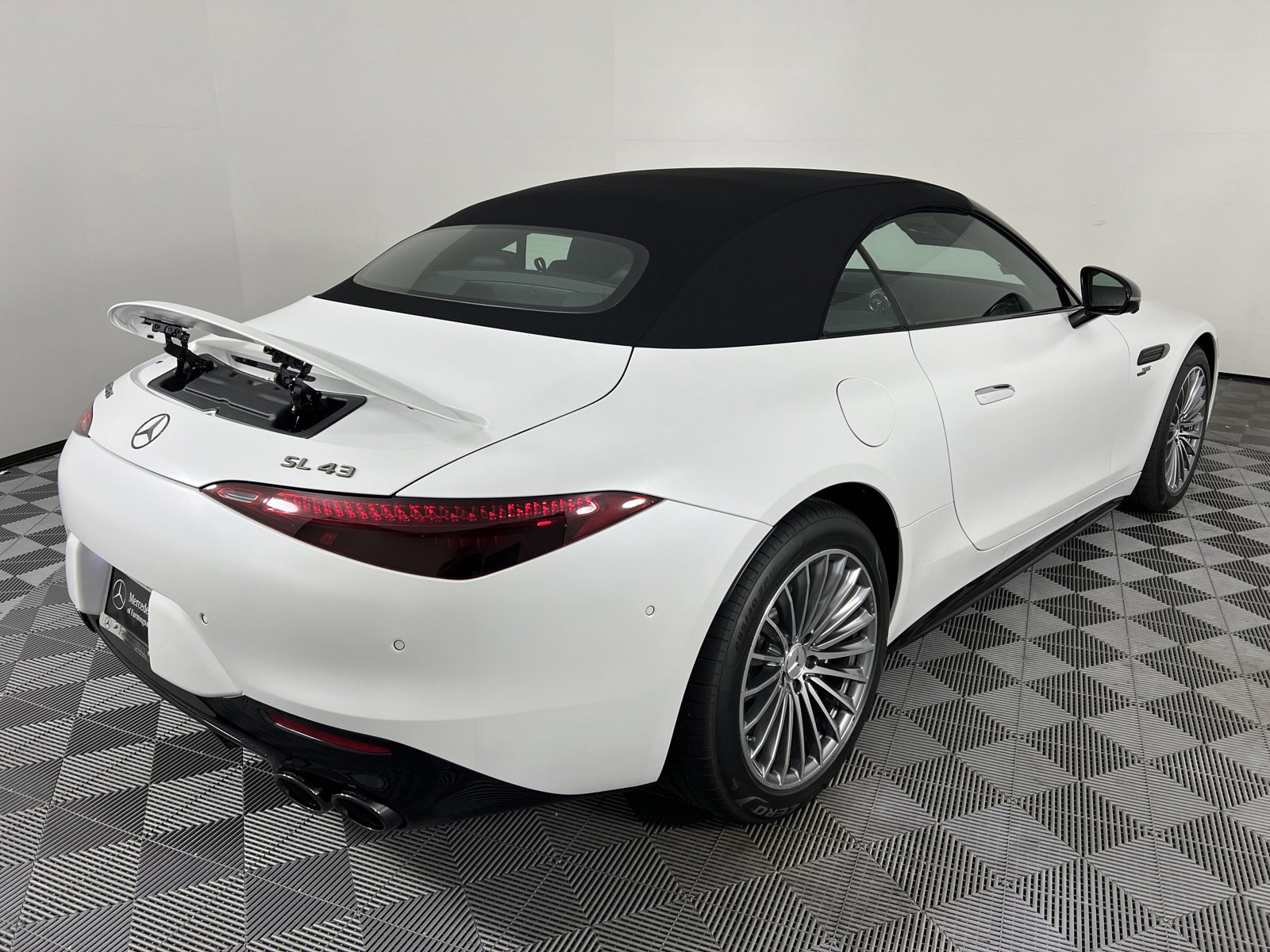 Used 2024 Mercedes-Benz SL 43 AMG image 13