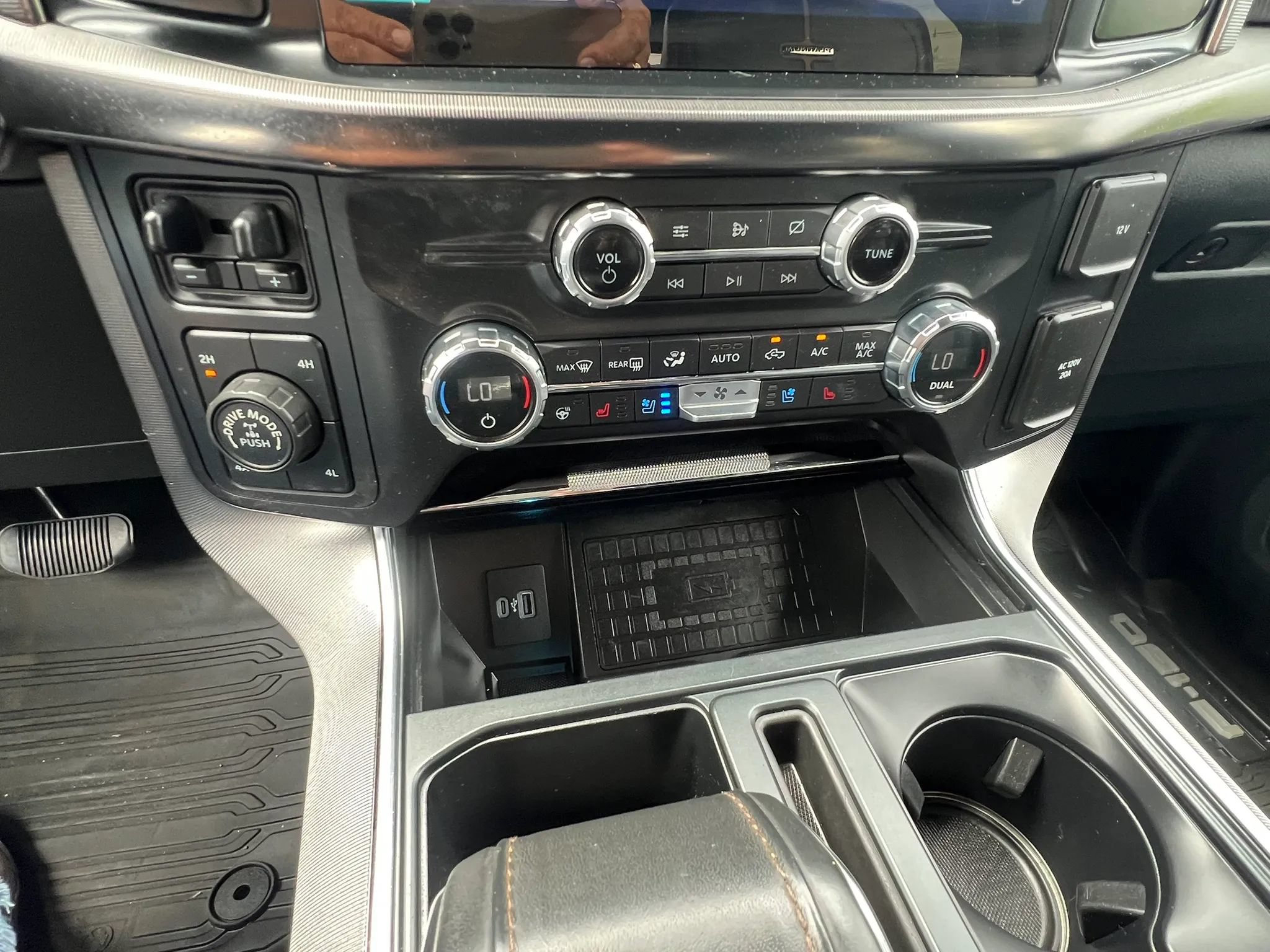Used 2021 Ford F150 Platinum w/ Equipment Group 701A High AWD/4WD image 25