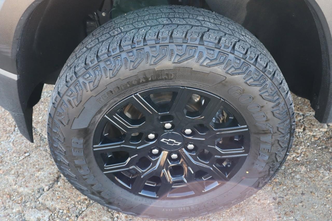 Used 2024 Chevrolet Colorado Trail Boss w/ Advanced Trailering Package image 27