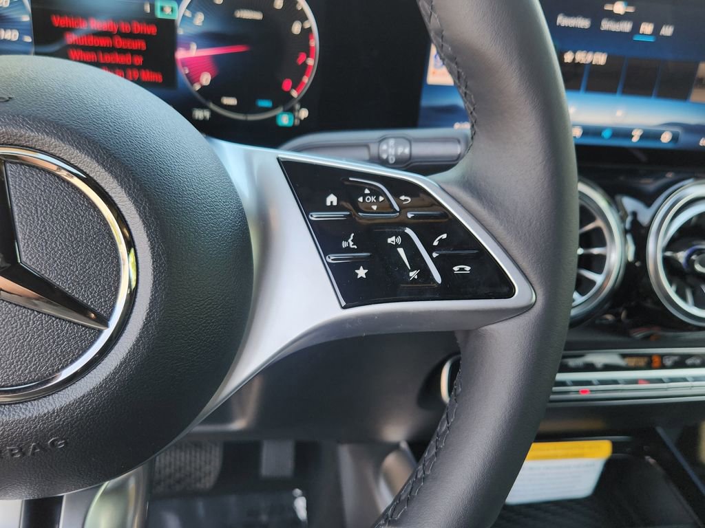 New 2025 Mercedes-Benz GLB 250 4MATIC image 24