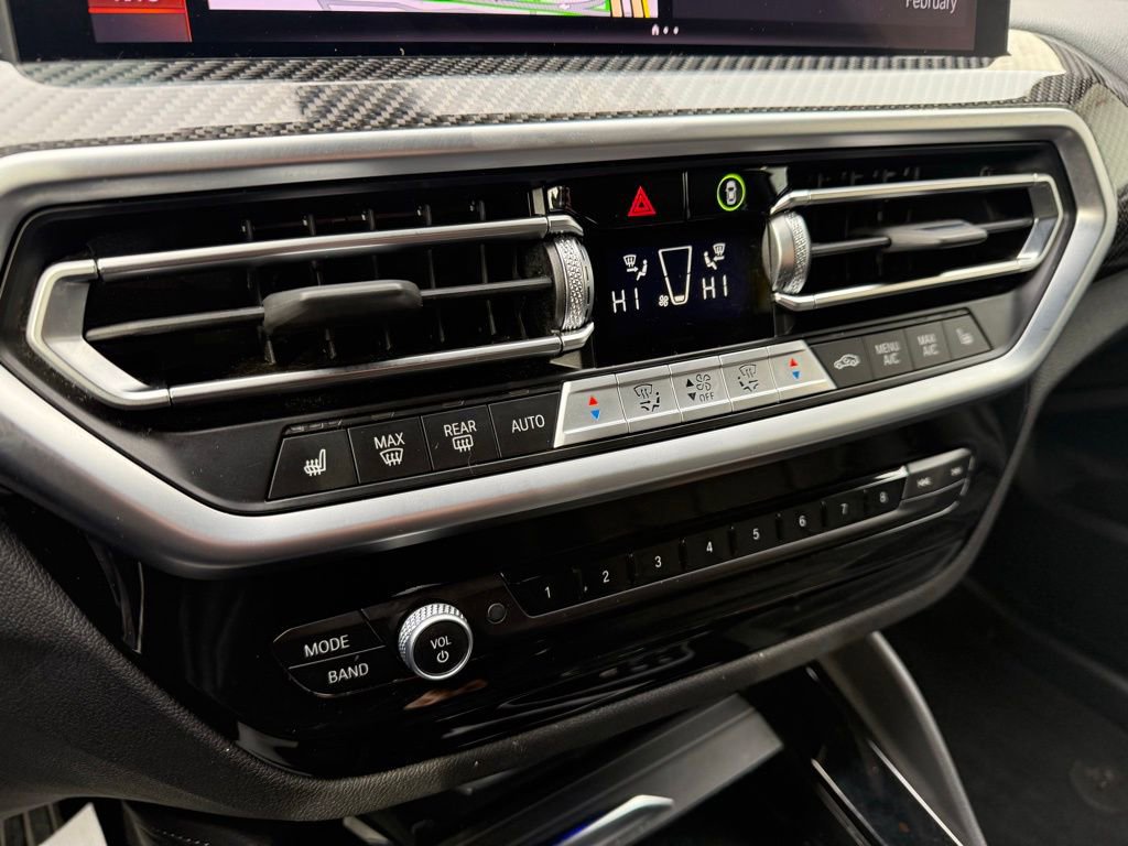 Used 2024 BMW X4 M40i w/ Premium Package image 11