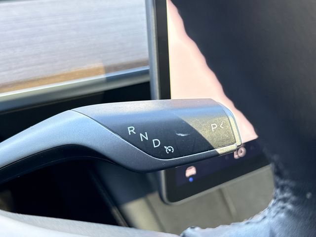 Used 2022 Tesla Model Y Performance AWD/4WD image 29