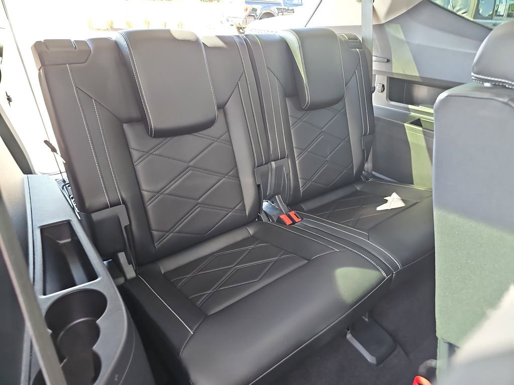 Used 2024 Volkswagen Atlas SE image 14