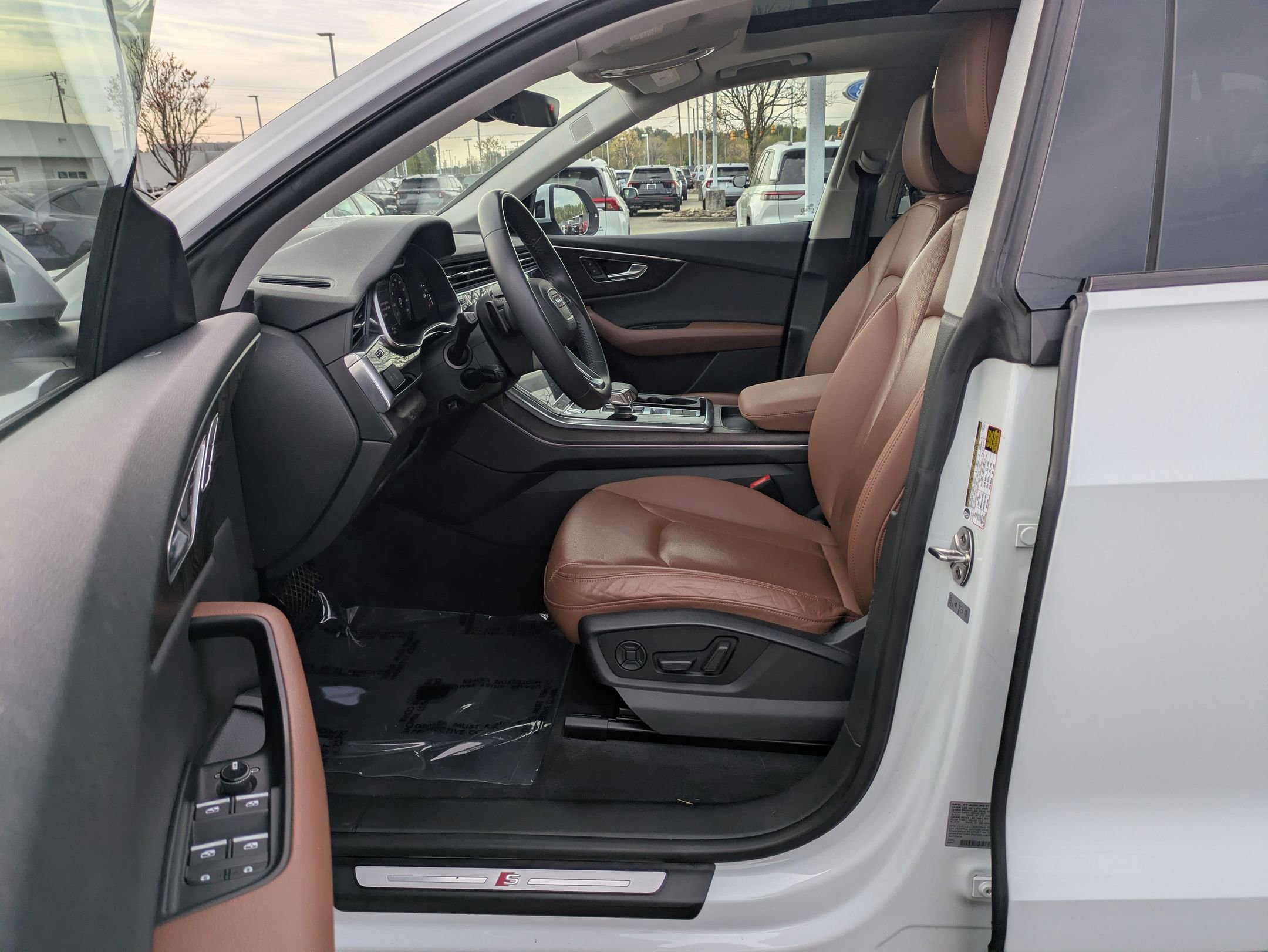 Used 2020 Audi Q8 Premium Plus image 15