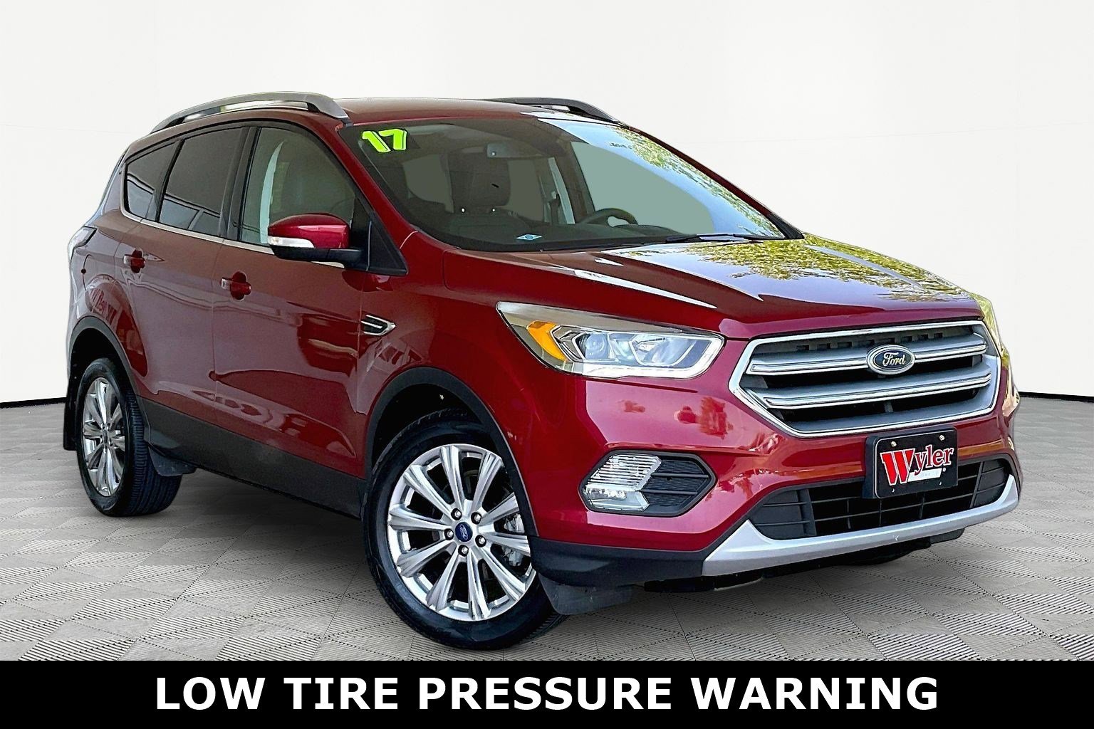 Used 2017 Ford Escape Titanium FWD image 3
