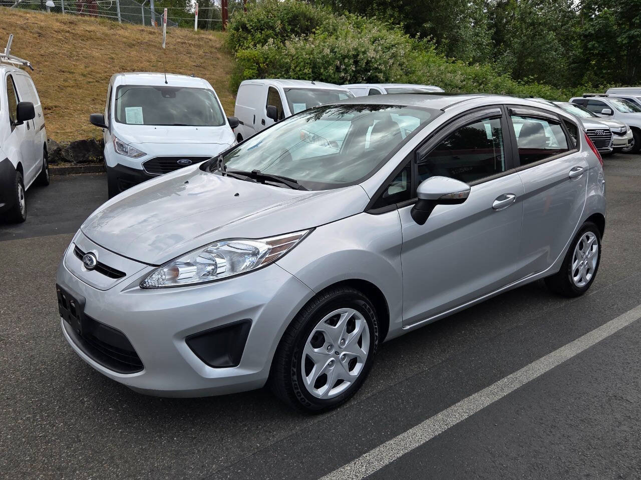 Used 2013 Ford Fiesta SE w/ Interior Protection Pkg FWD image 3