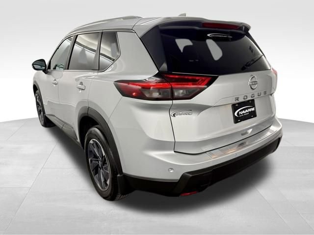 Used 2025 Nissan Rogue SV w/ SV Premium Package image 6