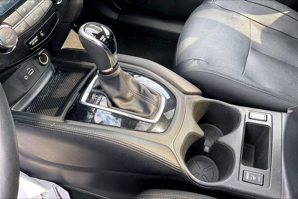 Used 2018 Nissan Rogue SL w/ Premium Package AWD/4WD image 19