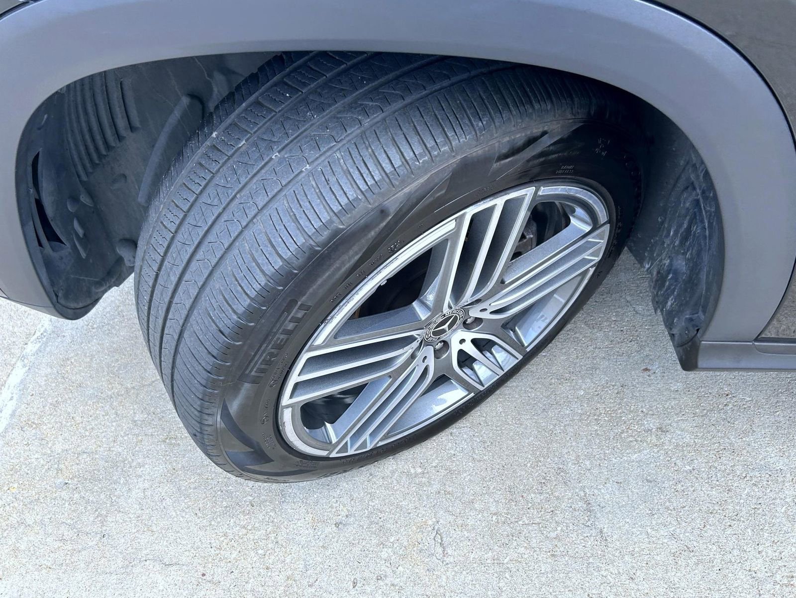 Used 2024 Mercedes-Benz GLS 450 4MATIC image 25