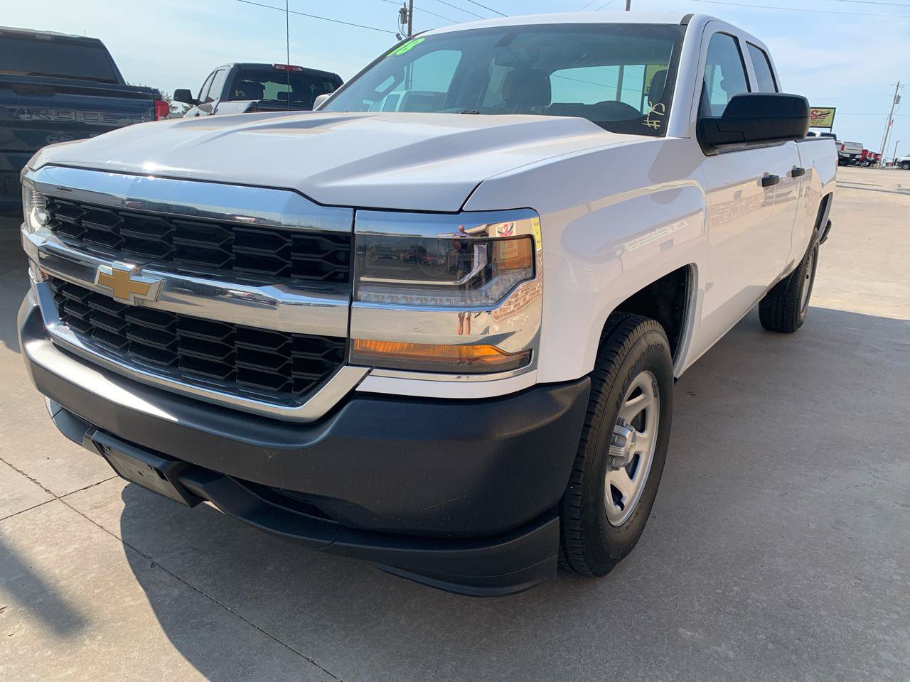 Used 2018 Chevrolet Silverado 1500 W/T w/ Trailering Package RWD image 3
