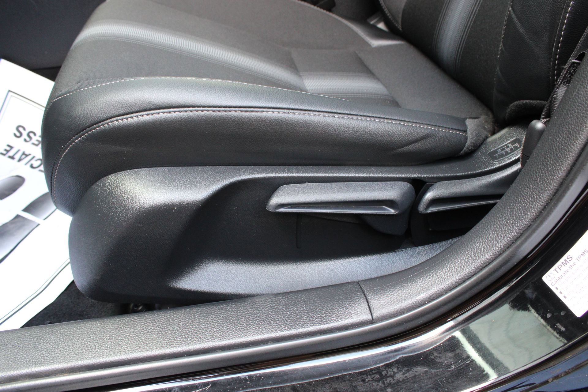 Used 2025 Honda Civic Sport image 13