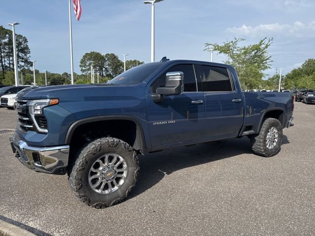 Used 2025 Chevrolet Silverado 2500 LTZ AWD/4WD image 15