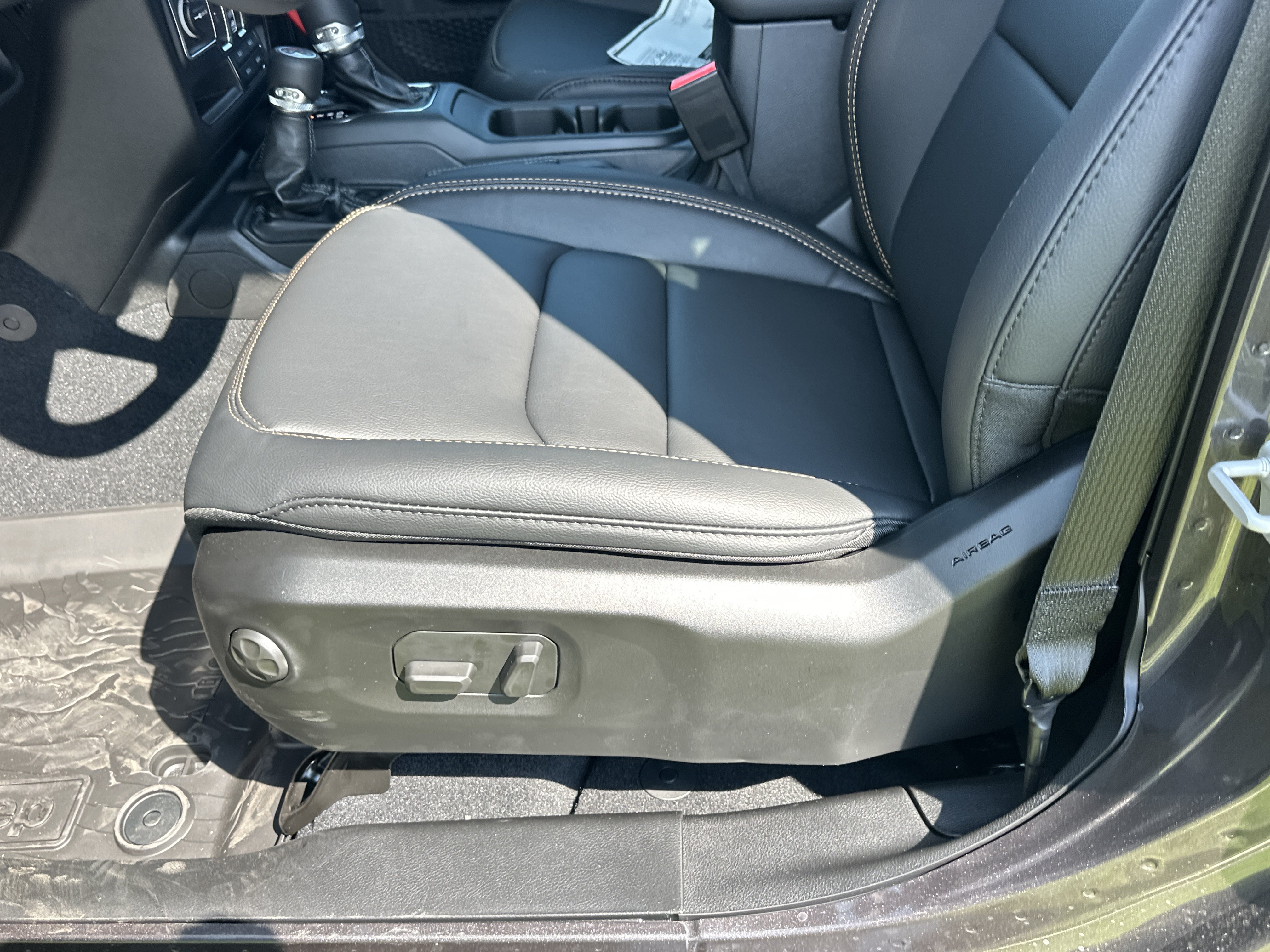 New 2027 Jeep Wrangler Unlimited Sahara AWD/4WD image 29
