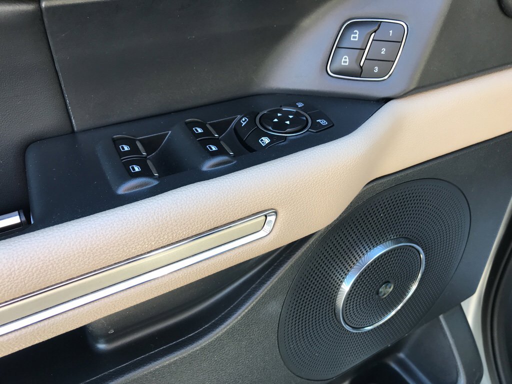 Used 2023 Ford Expedition Limited image 40