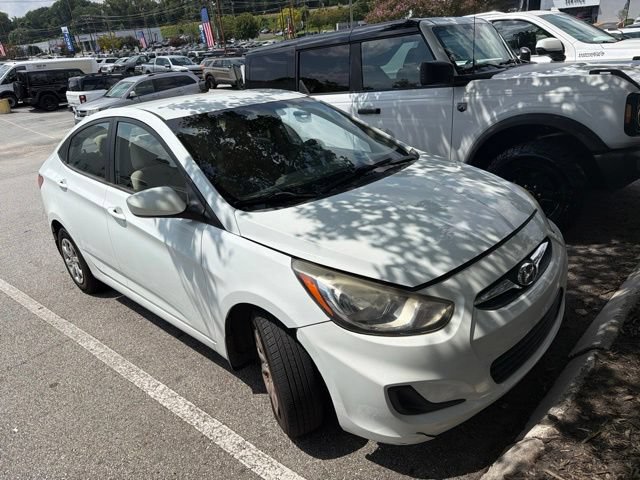 Used 2013 Hyundai Accent GLS FWD image 3