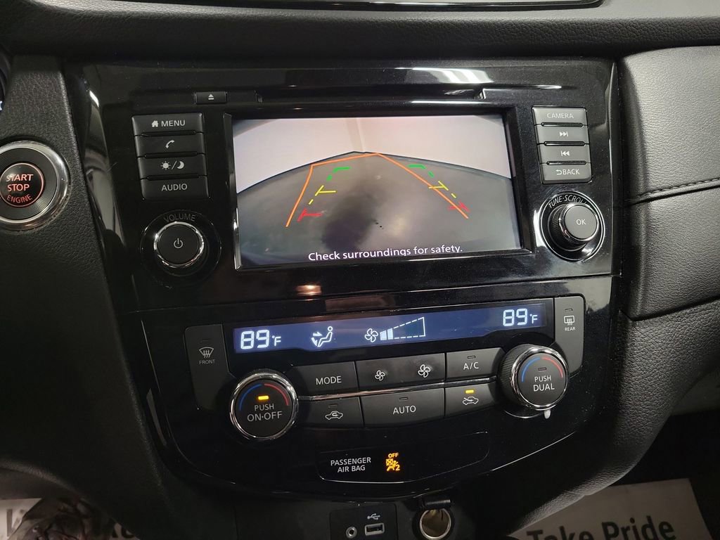 Used 2020 Nissan Rogue SV image 18