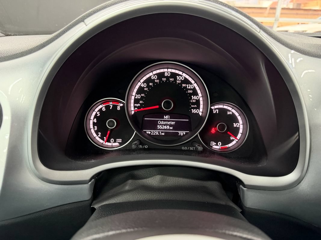 Used 2016 Volkswagen Beetle 1.8T SE FWD image 25
