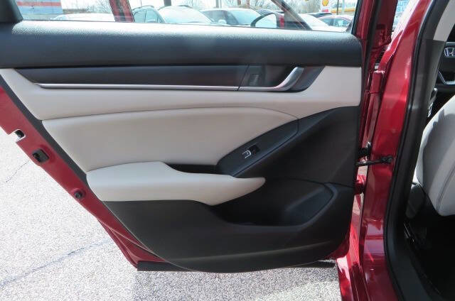 Used 2019 Honda Accord Hybrid image 10