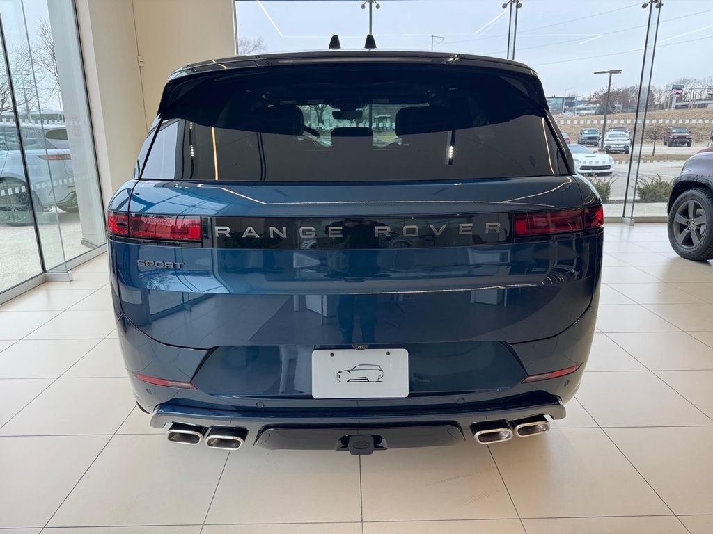 New 2025 Land Rover Range Rover Sport Autobiography image 4