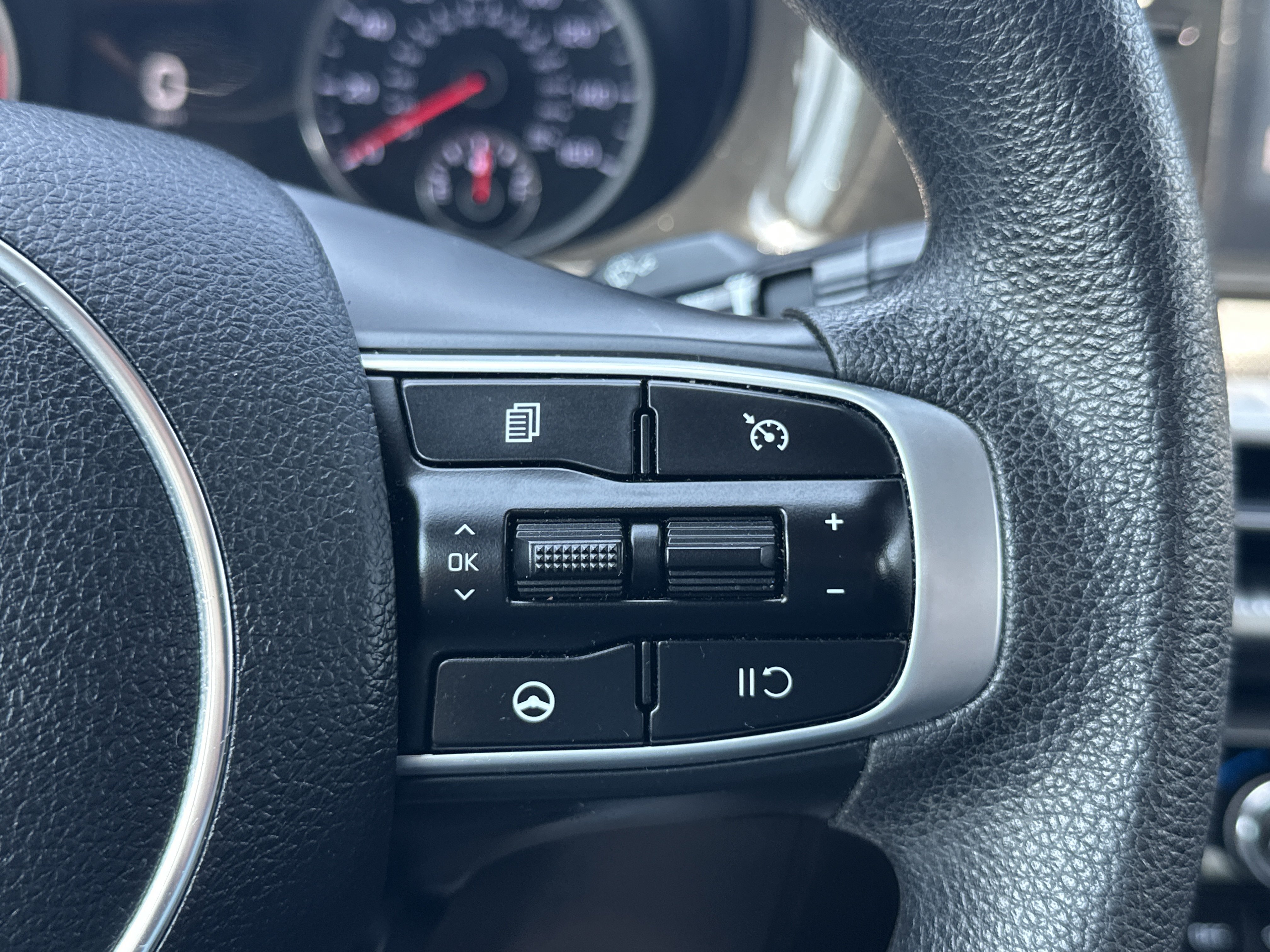 Used 2022 Kia K5 LXS FWD image 15