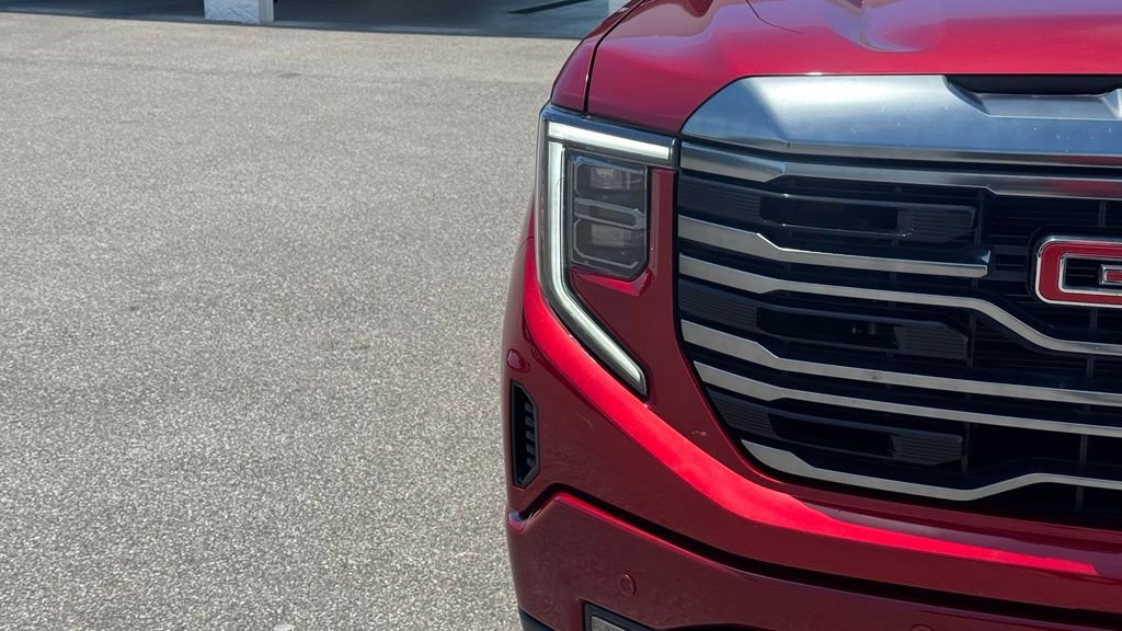 Used 2024 GMC Sierra 1500 AT4 w/ Technology Package AWD/4WD image 12