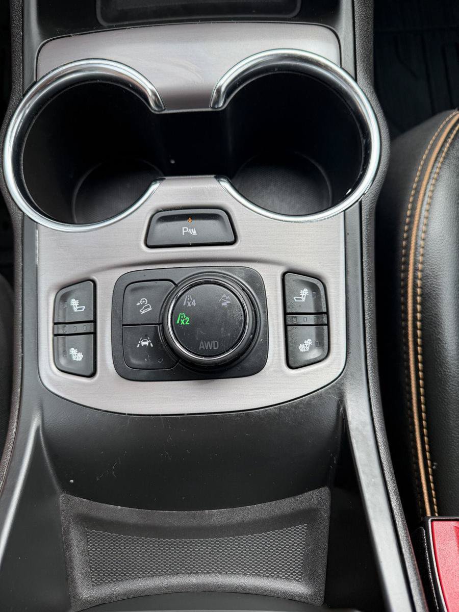 Used 2024 GMC Terrain AT4 w/ Tech Package AWD/4WD image 14
