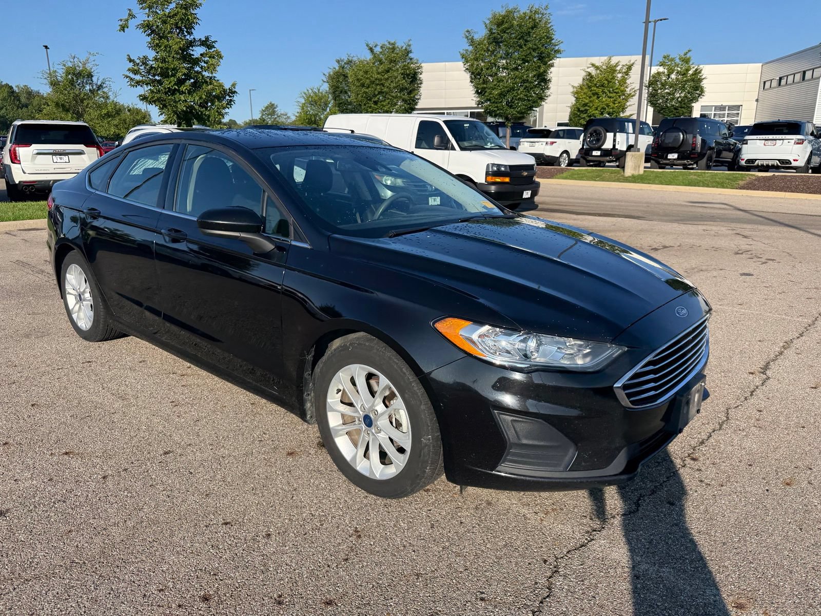 Used 2019 Ford Fusion SE FWD image 3