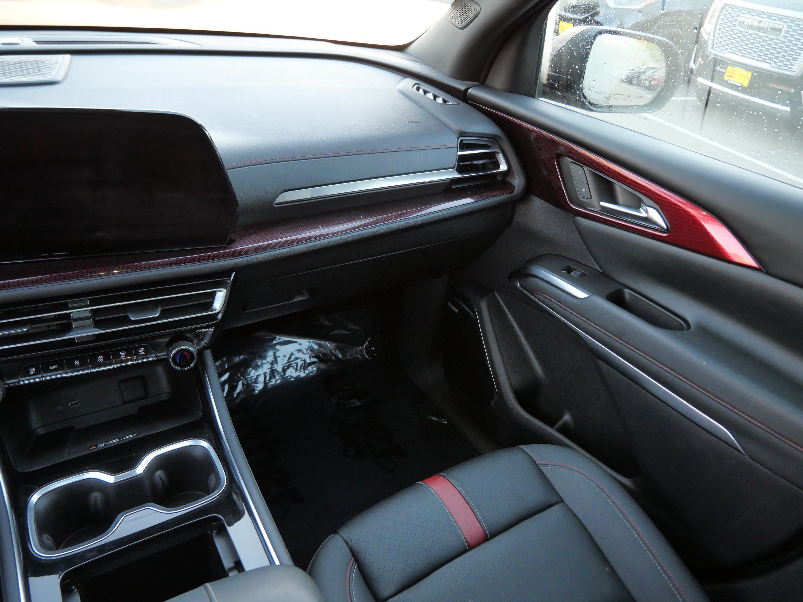 Used 2024 Chevrolet Traverse RS w/ LPO, Floor Liner Package AWD/4WD image 11