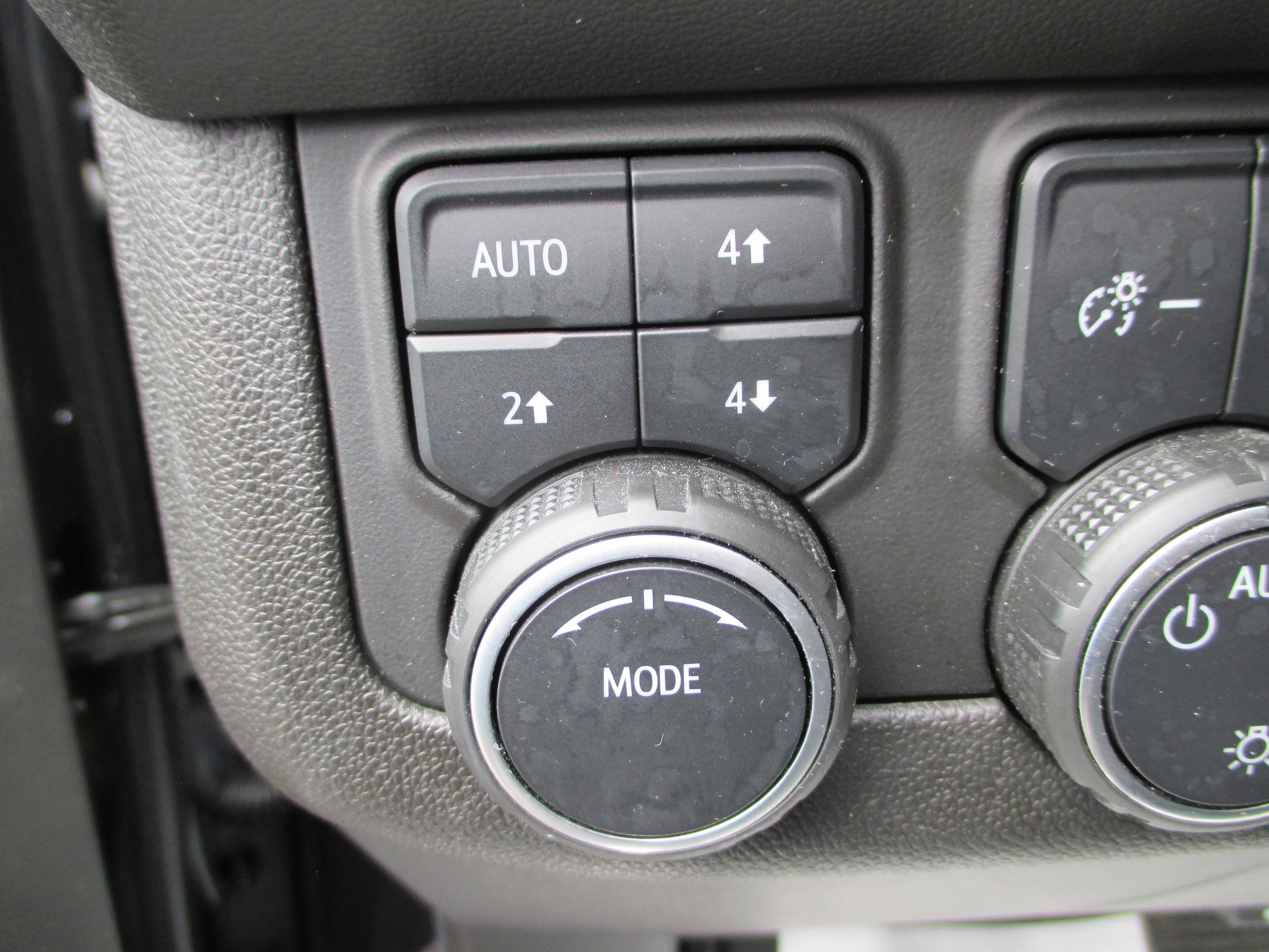 Used 2022 Chevrolet Tahoe RST w/ Luxury Package AWD/4WD image 18