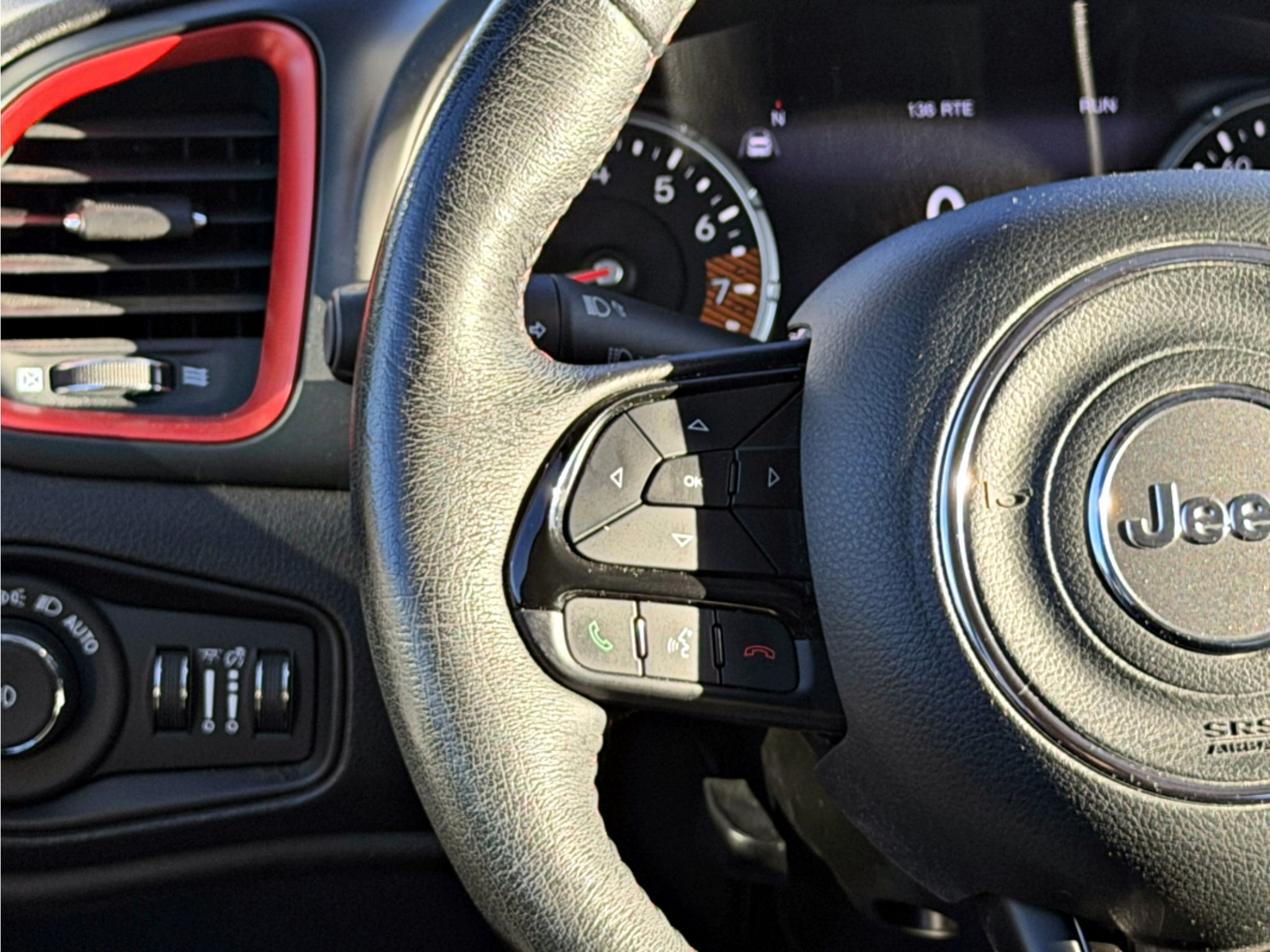 Used 2022 Jeep Renegade Trailhawk w/ Sun/Sound Group AWD/4WD image 13
