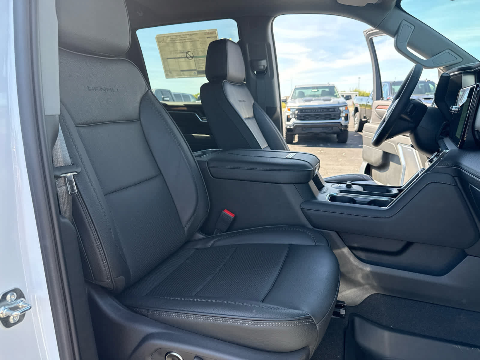 New 2026 GMC Sierra 3500 Denali w/ Denali Reserve Package AWD/4WD image 26