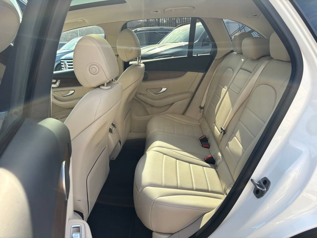 Certified 2022 Mercedes-Benz GLC 300 4MATIC image 5
