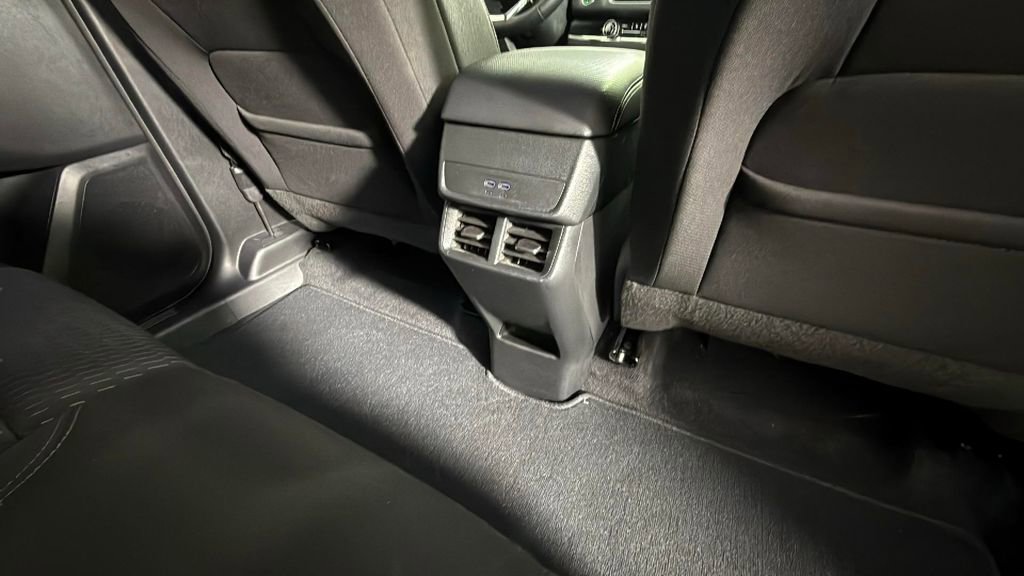 Certified 2025 Chevrolet Equinox LT image 30