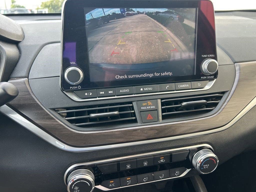 Used 2024 Nissan Altima 2.5 SV image 11