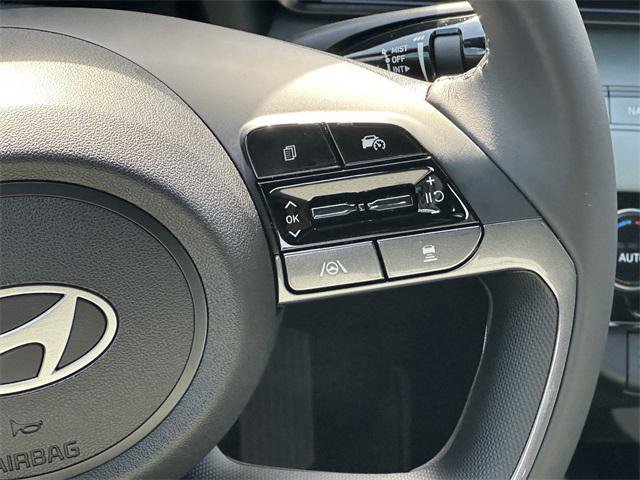 New 2025 Hyundai Elantra Limited image 25