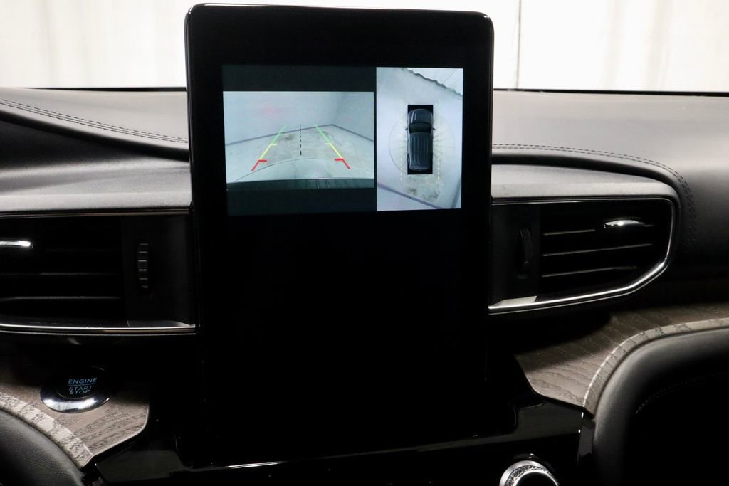 Certified 2022 Ford Explorer Platinum w/ Equipment Group 601A image 2