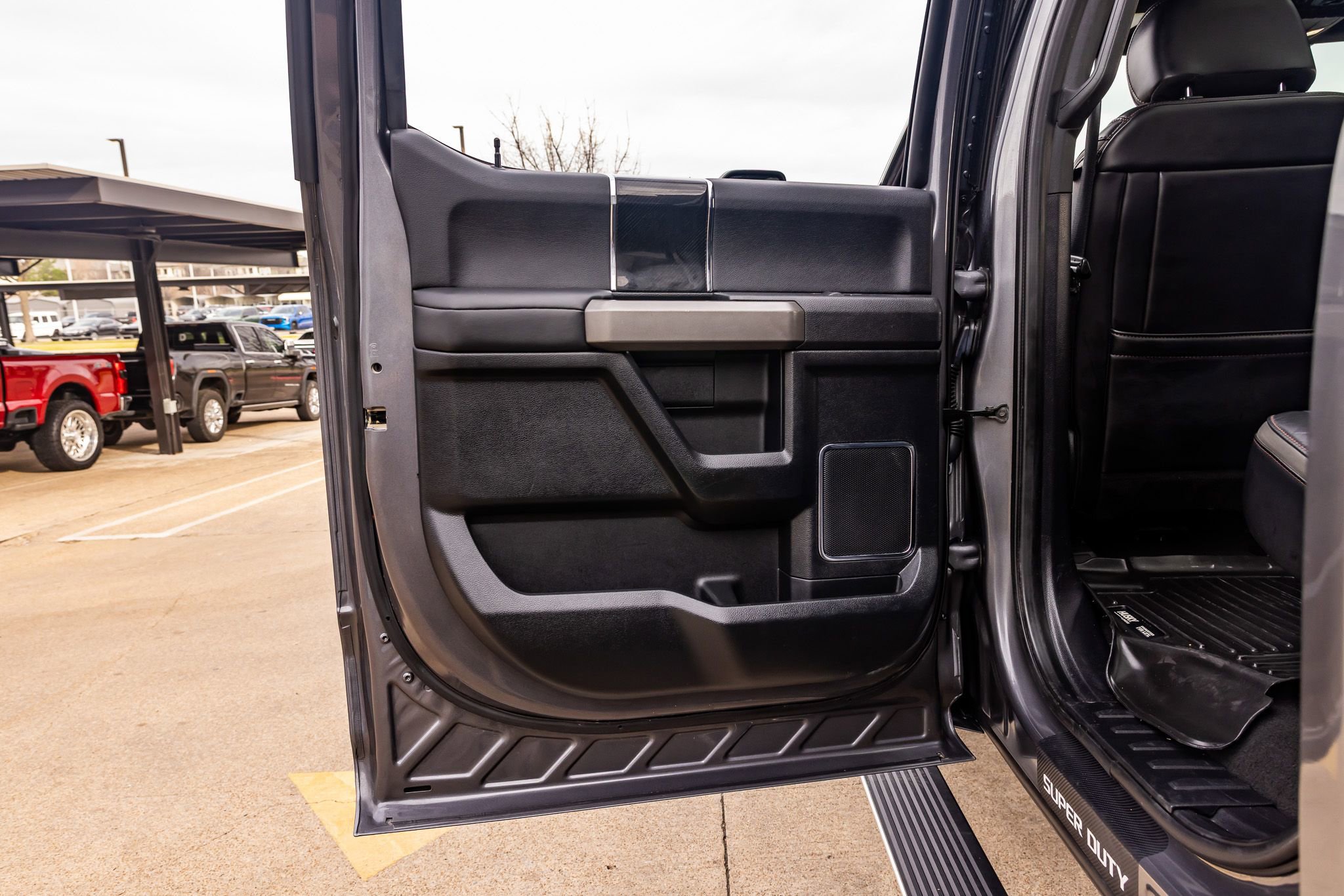 Used 2021 Ford F250 Platinum w/ FX4 Off-Road Package AWD/4WD image 35