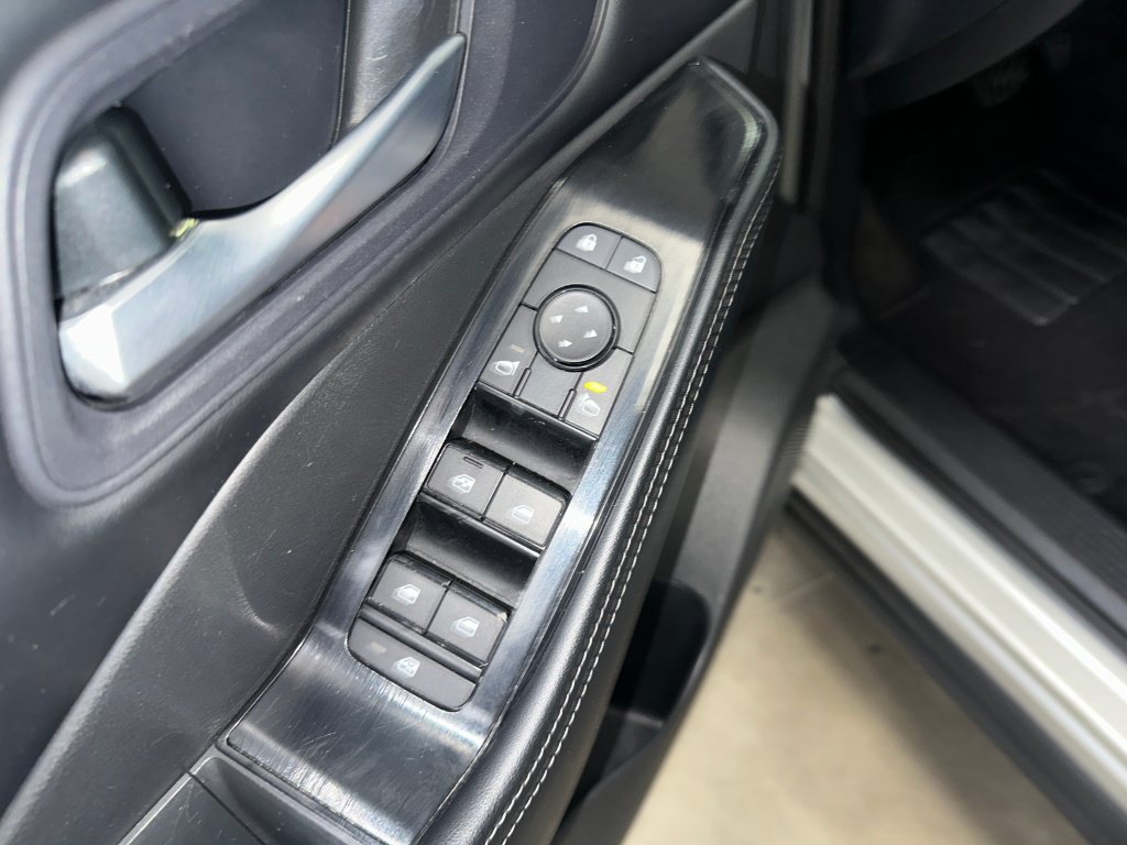 Used 2024 Nissan Rogue SV AWD/4WD image 8