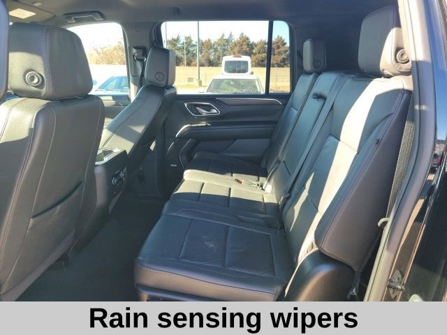 Used 2024 Chevrolet Suburban LT image 18