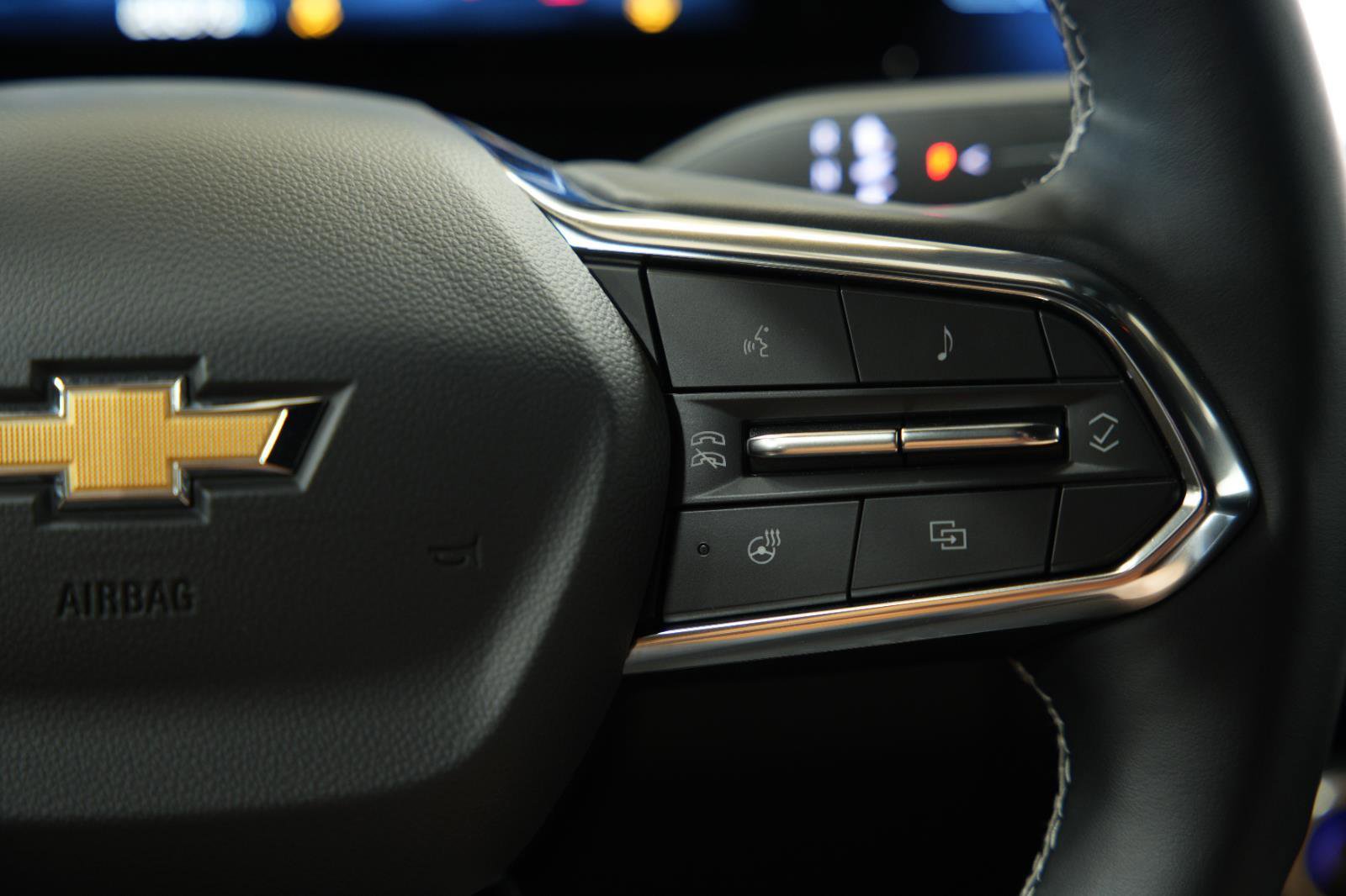 Used 2025 Chevrolet Equinox EV LT w/ Convenience Package image 30