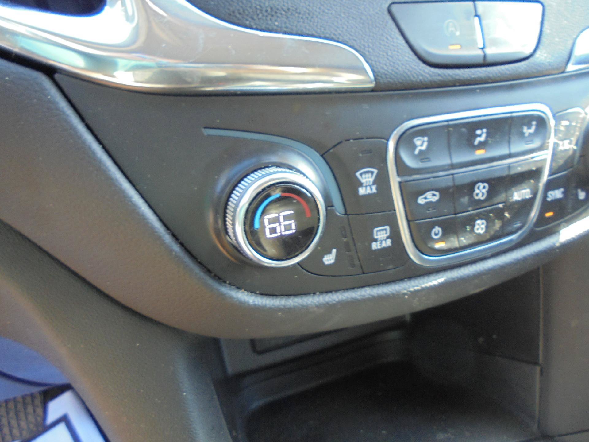 Used 2024 Chevrolet Equinox LT FWD image 13