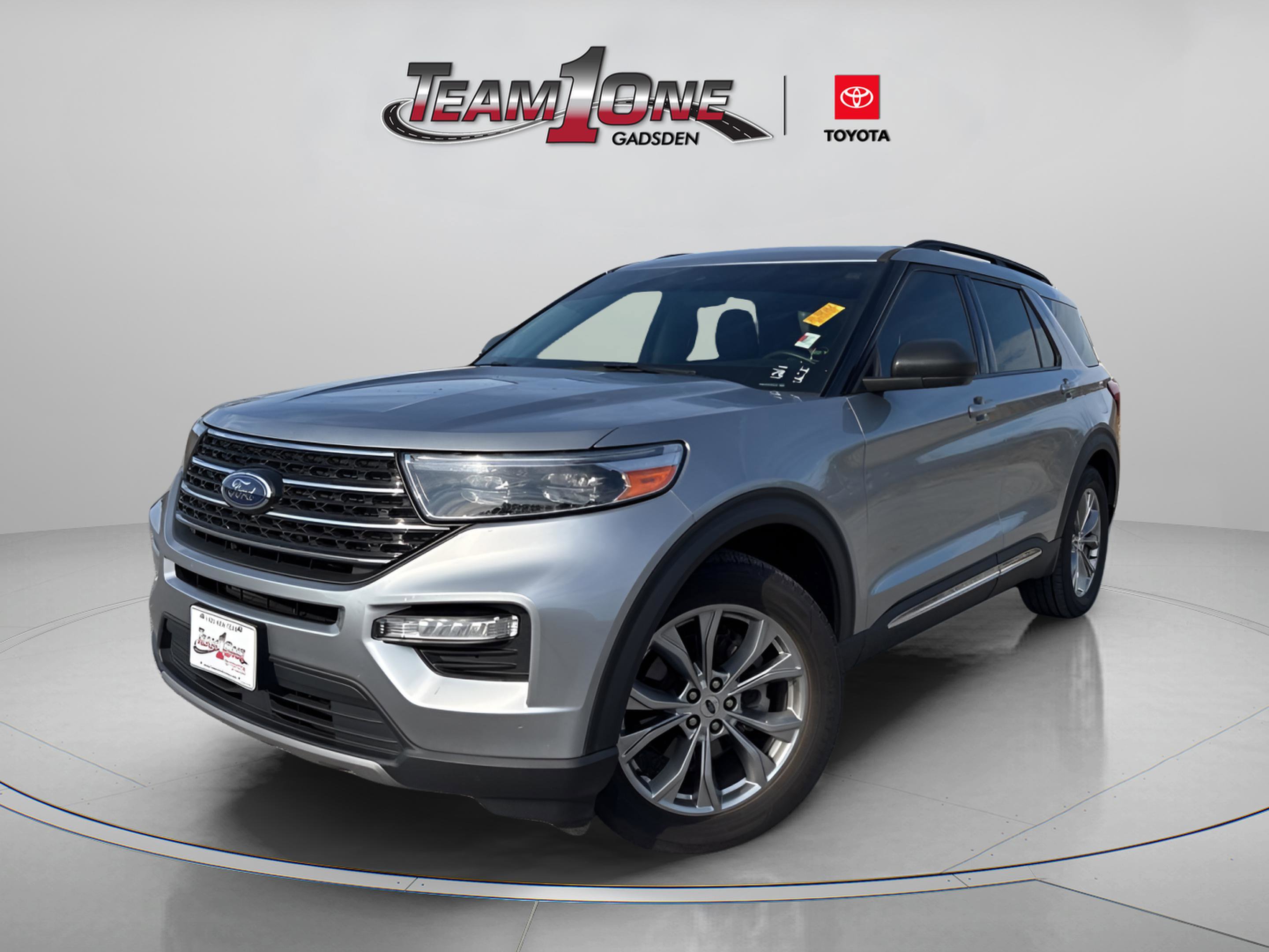 Used 2023 Ford Explorer XLT w/ Equipment Group 202A image 5