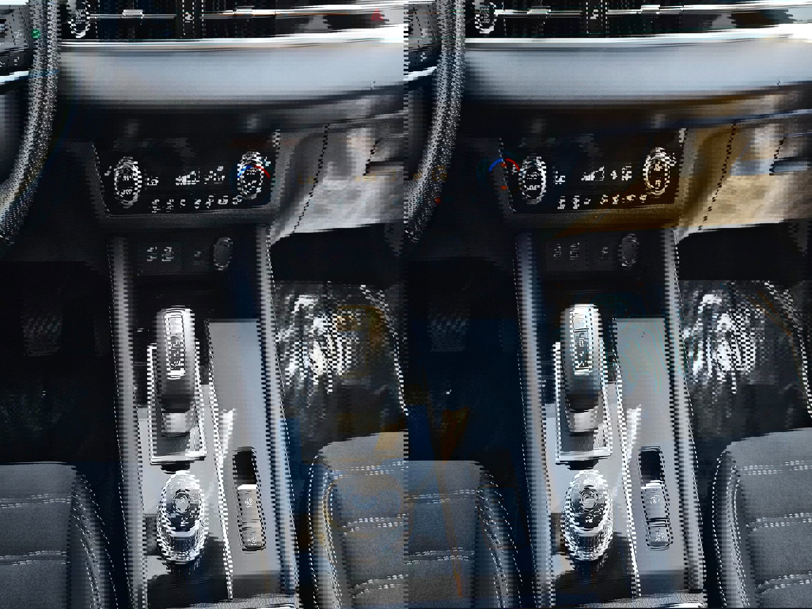 Used 2024 Mitsubishi Outlander SE Black Edition image 25