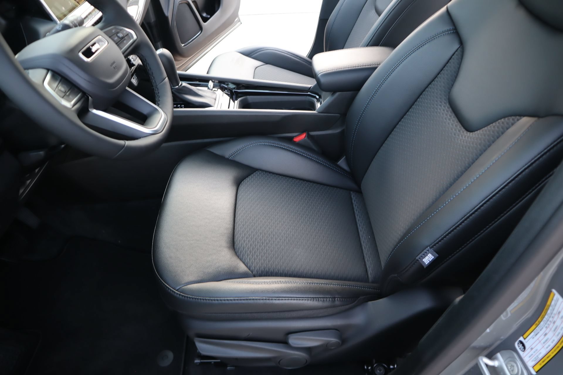 New 2026 Jeep Compass Latitude AWD/4WD image 11