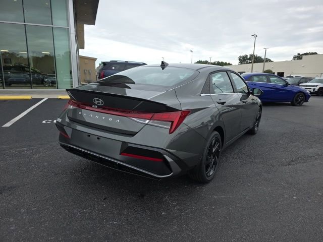 New 2026 Hyundai Elantra SEL Sport Premium FWD image 4