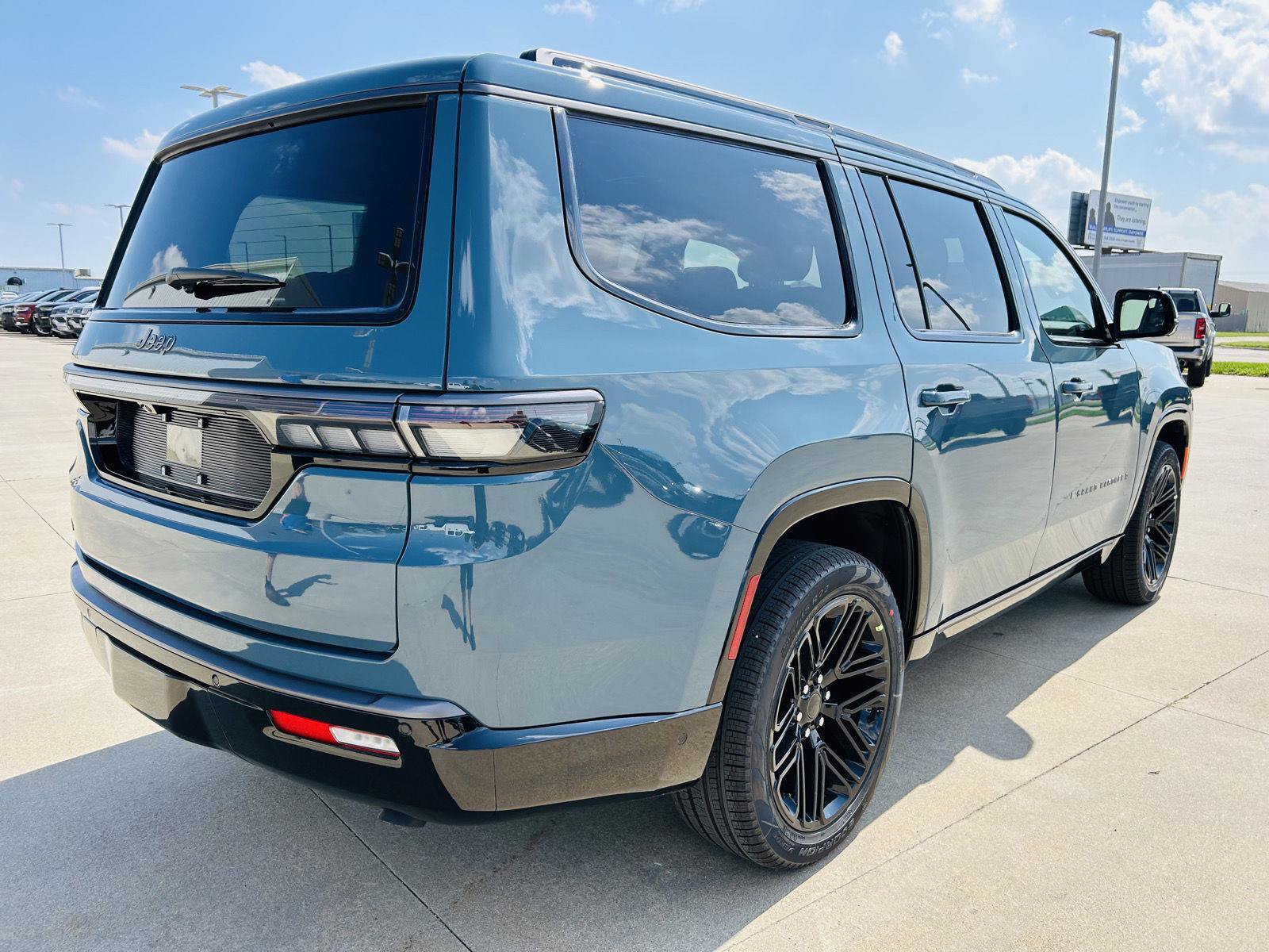 New 2026 Jeep Grand Wagoneer Limited AWD/4WD image 48