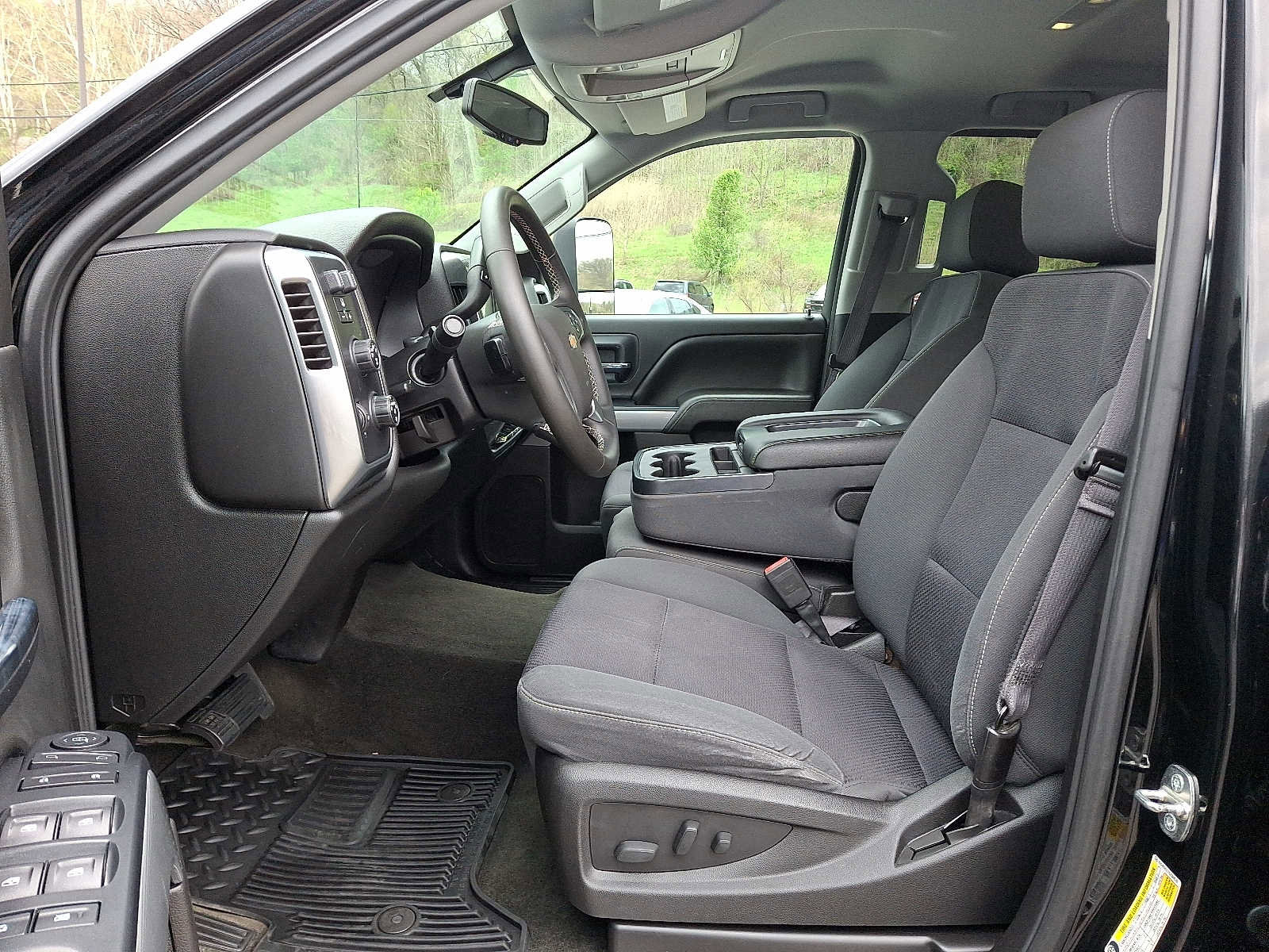 Used 2016 Chevrolet Silverado 1500 LT w/ Midnight Edition image 13