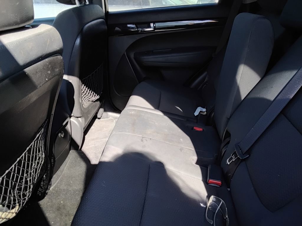 Used 2013 Kia Sorento LX image 7