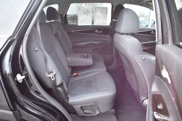 Used 2019 Kia Sorento L image 36