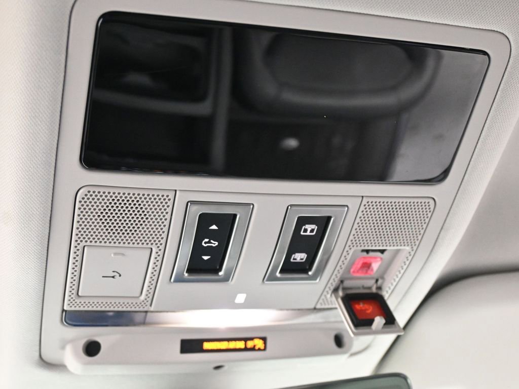 Used 2024 Land Rover Defender 110 S image 17